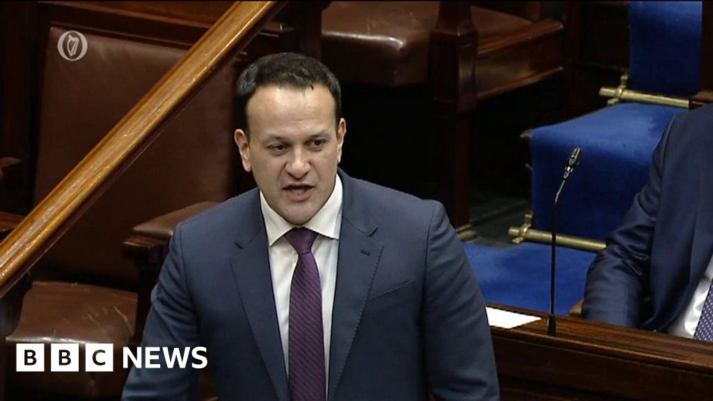 Leo Varadkar makes balaclava remark to Sinn Féin - BBC News