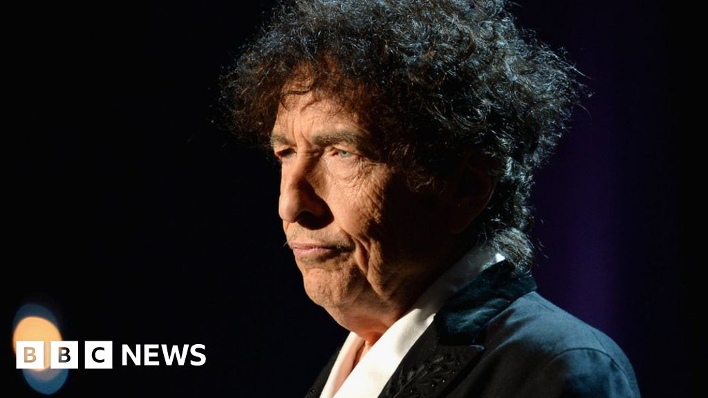 Bob Dylan: Coronation Street offers singer a cameo