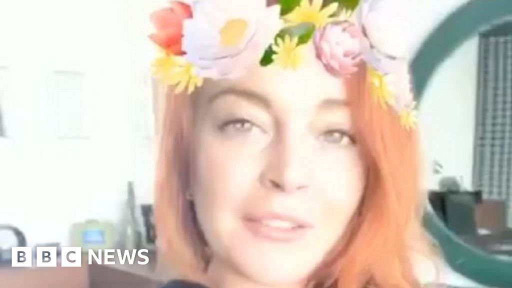 Lindsay Lohan tweets video apology to Kettering BBC News(02)