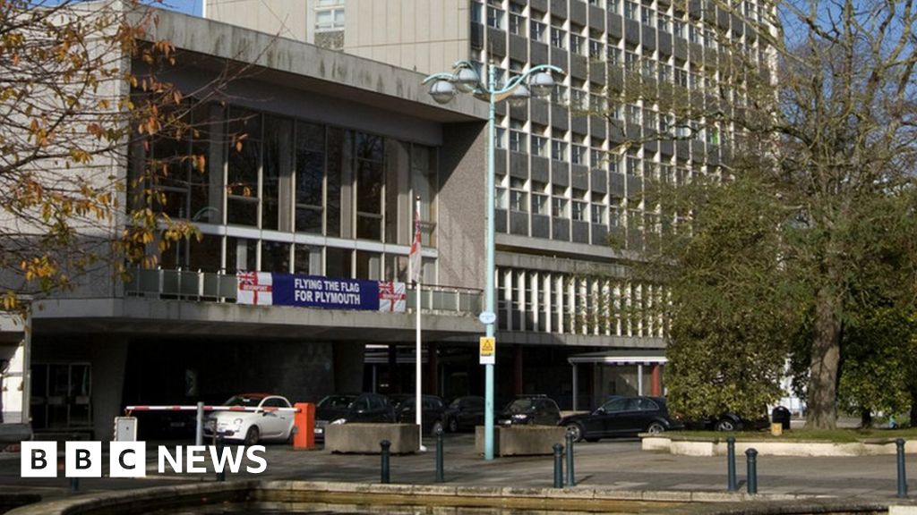 Plymouth councillors to consider fiveminute speech time limit BBC News