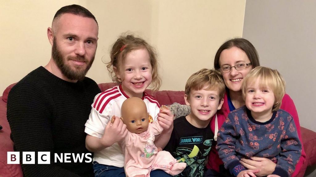 3D models of kidney transplant toddler to go on display in London - BBC News