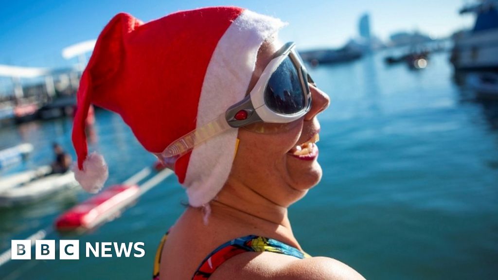 In Pictures Christmas Around The World Bbc News 