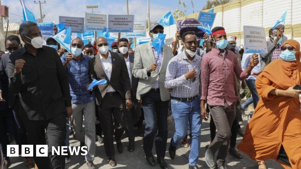 Somali capital gunfire amid election protests - BBC News