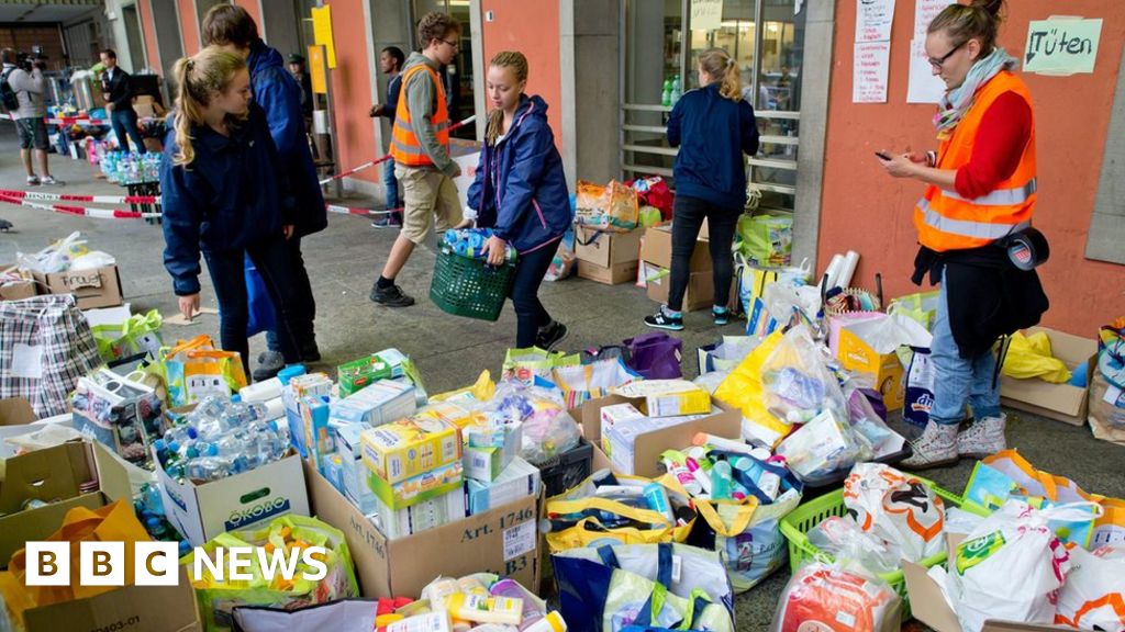Migrant Crisis The Volunteers Stepping In To Help Bbc News Migrant Crisis The Volunteers Stepping In To Help Bbc News