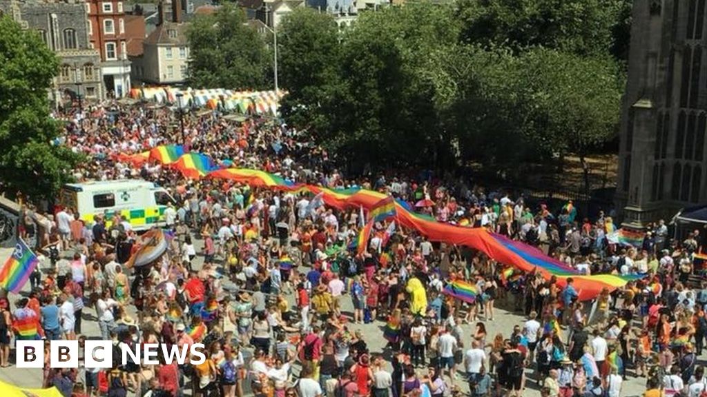 crowd size at first gay pride parade in new york city