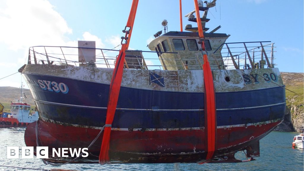 Investigators to examine crab boat Louisa that sank off Mingulay BBC News