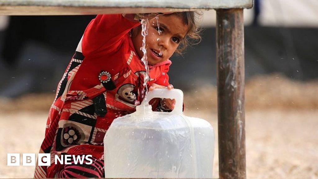 Finding answers to the world's drinking water crisis - BBC News