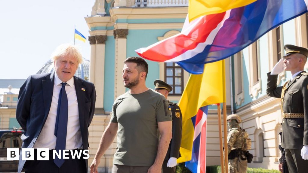 Boris Johnson makes surprise visit to Ukraine