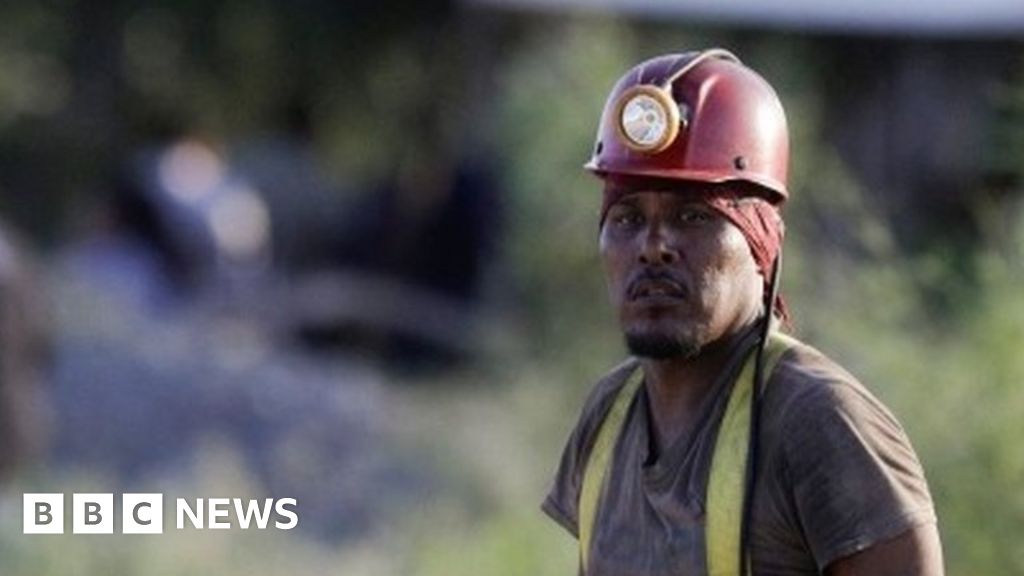 Mexico trapped miners: Frustration grows amid slow progress