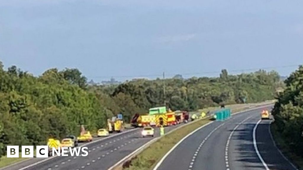 M5 crash Lorry driver dies crashing into HGV protecting car