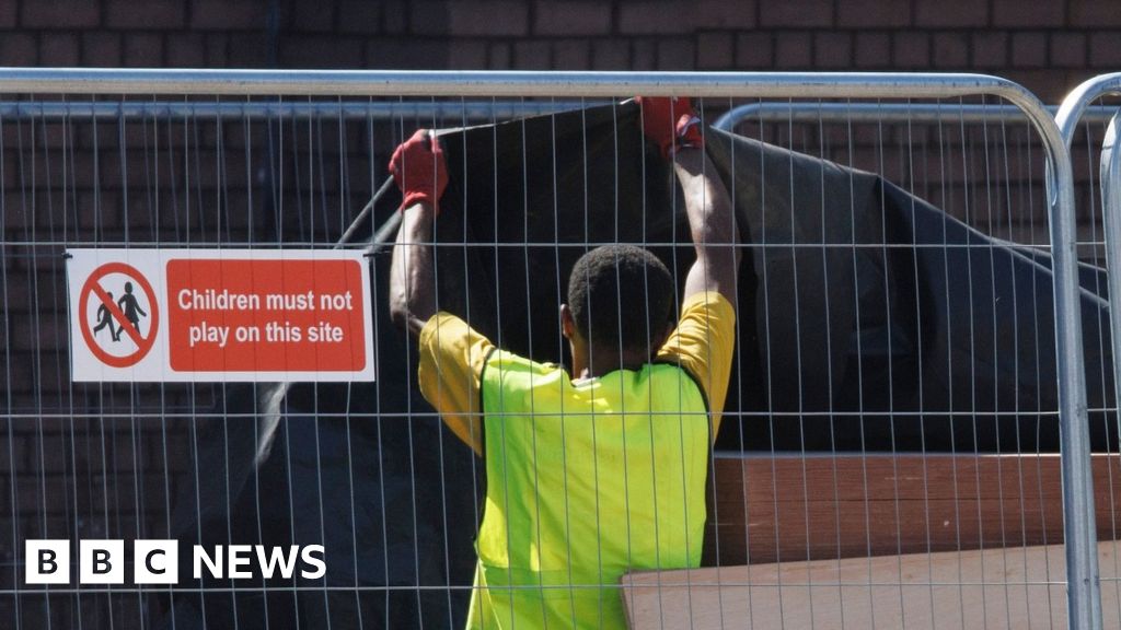 Government To Update List Of Raac-affected Schools In England - BBC News