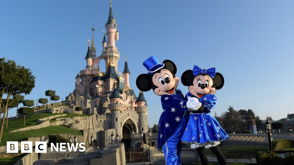 Disney plans €2bn expansion at Disneyland Paris - BBC News
