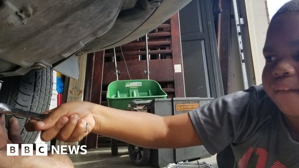 'I never turn anyone away' - US veteran fixes cars for free