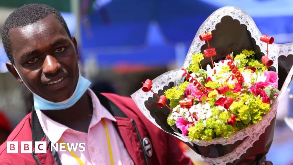 Мъжка конференция: Как някои кенийци отбелязват Свети Валентин