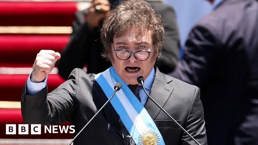 Javier Milei: El nuevo presidente le dice a Argentina que se acerca el 'tratamiento de shock'
