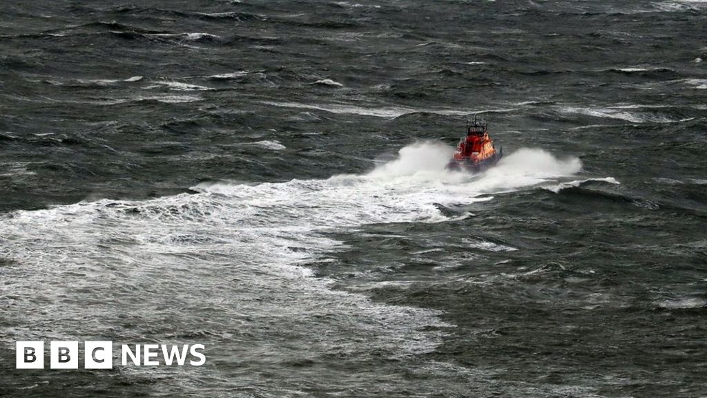 Two migrant boat rescues off Walmer and Dover - BBC News