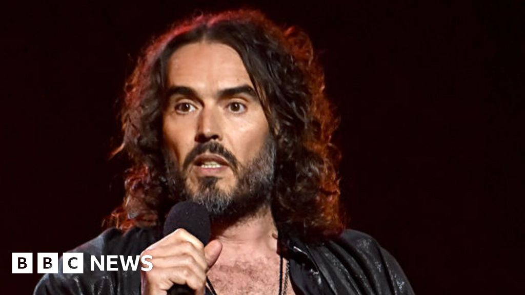 Russell Brand: Met Police erhält Bericht über mutmaßlichen sexuellen Übergriff im Jahr 2003