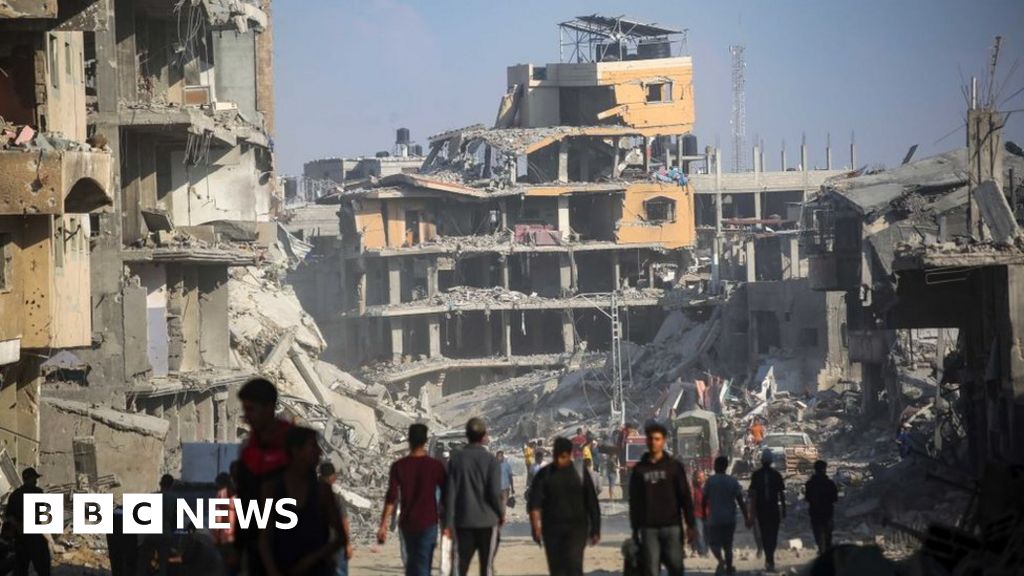 Жителите на Газа се завръщат към сцените на опустошение в Хан Юнис