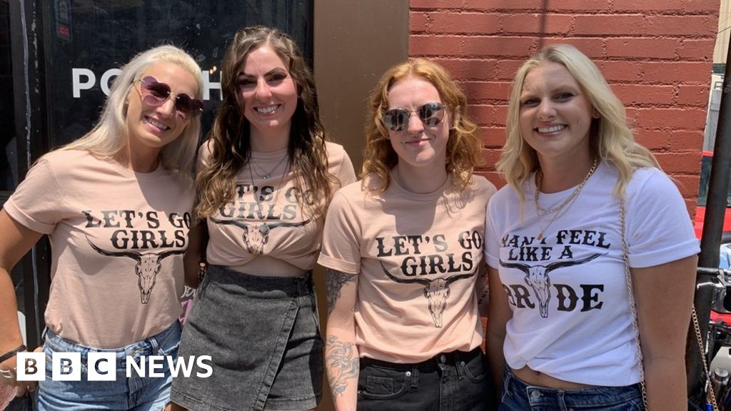 Roe v Wade: Hen parties get political in post-Roe Nashville