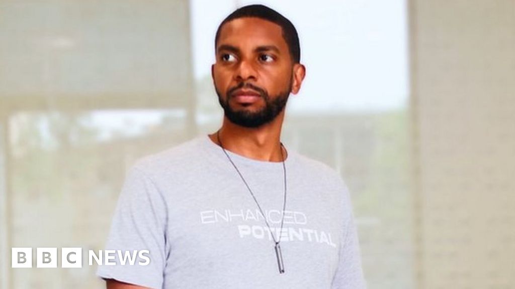 A place to exercise your brain? Introducing mental health gyms - BBC News