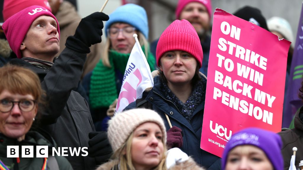 University staff join strikes on 1 February