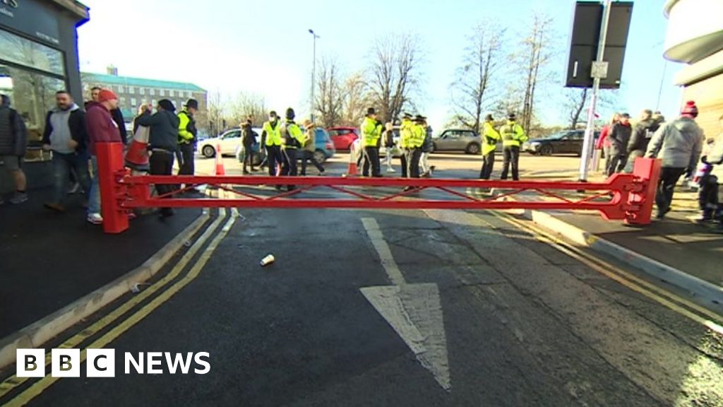 Row Over Barriers Near Nottingham Forest's City Ground - BBC News