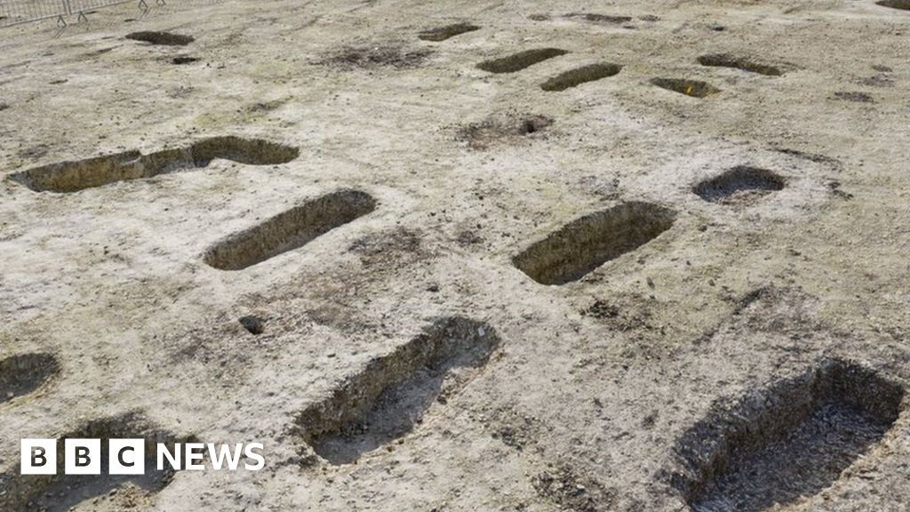anglo-saxon-burial-ground-unearthed-at-hs2-site-bbc-news