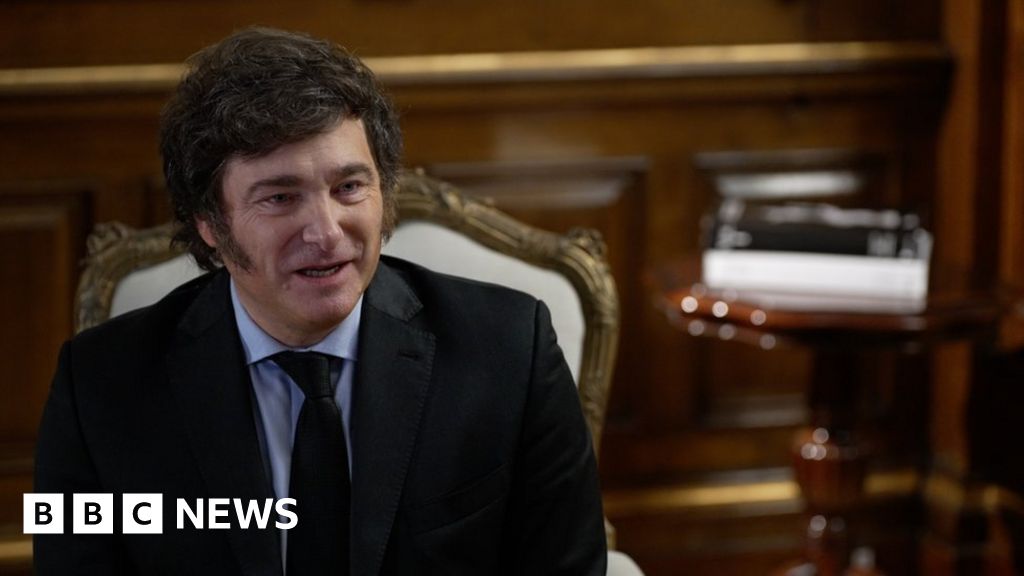 Хавиер Милей: Президентът отрича обикновените аржентинци да плащат за строги икономии