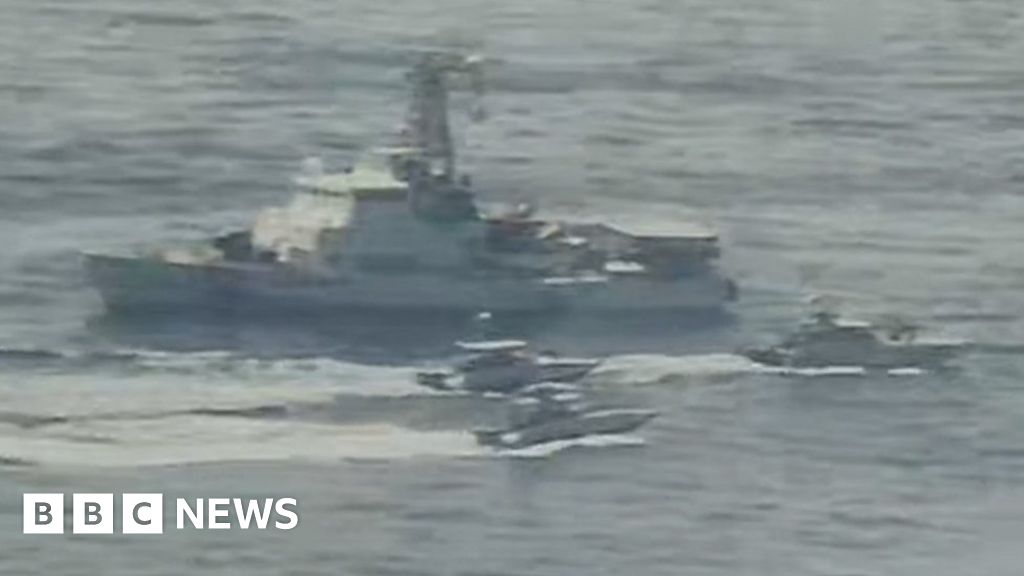 Iran Warns Us Navy Over Gulf Incident Bbc News