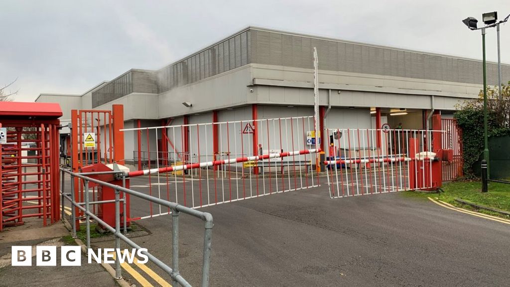 Multiple casualties after gas leak at Leicester food factory