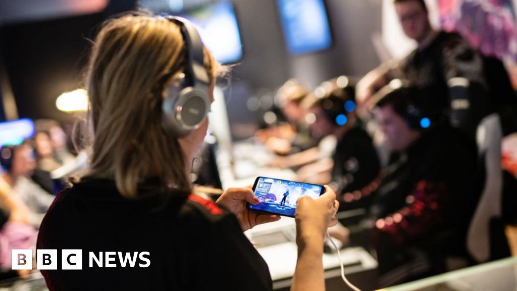 Inflation surprise as computer game prices drop