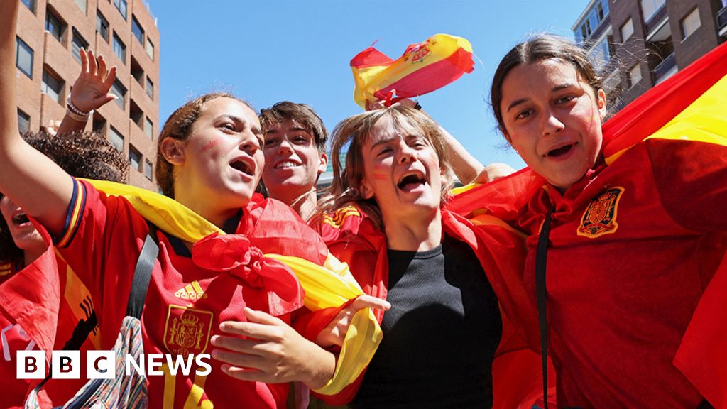 Mundial femenino: los aficionados en Madrid se regocijan mientras España hace historia en el fútbol