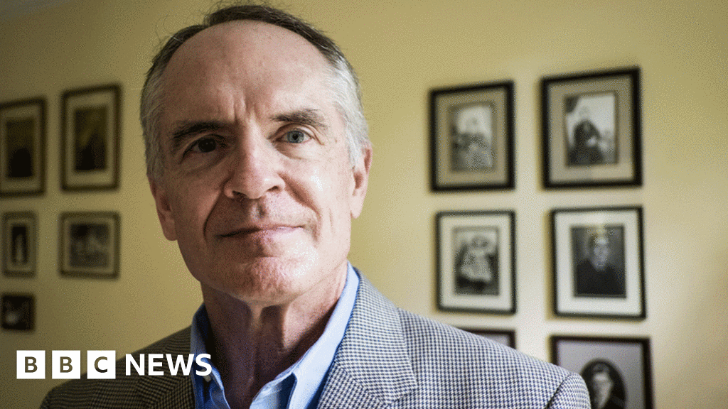 White nationalist Jared Taylor sues Twitter over ban - BBC News