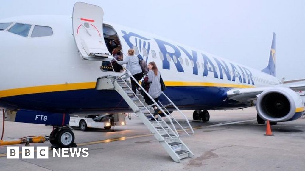 ryanair-to-fly-from-london-southend-airport-in-2019-bbc-news