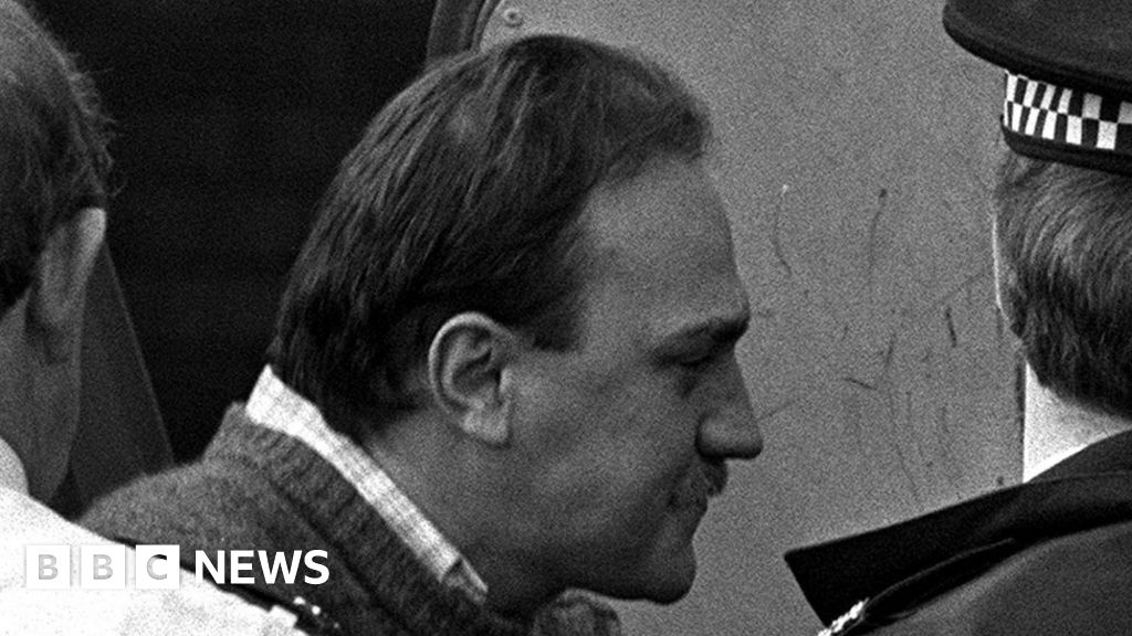 Helen McCourt murderer Ian Simms set for parole - BBC News