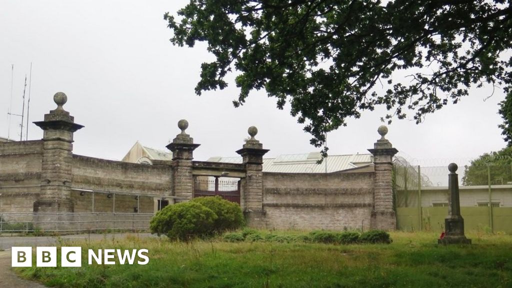 Minister says £1 sale of Camp Hill prison to council in doubt BBC News