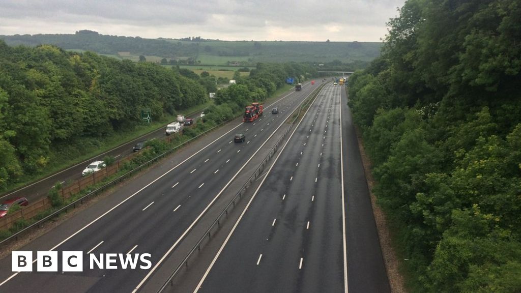 M3 near Winchester closed after serious crash BBC News