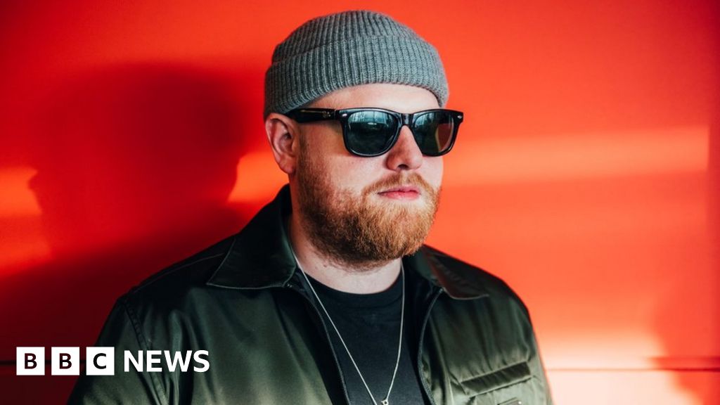 Tom Walker Brit winner to play free gig in Barnsley