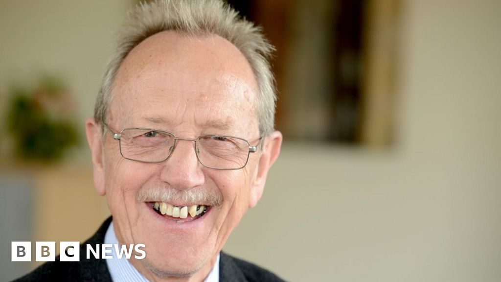 Longest Serving City Of Lincoln Council Leader Steps Down Bbc News 