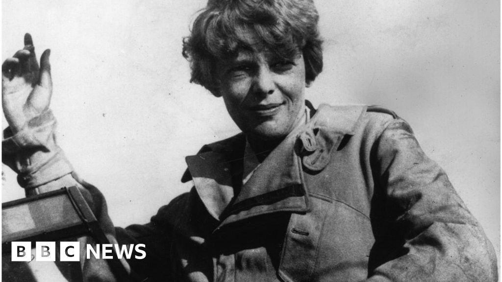 Amelia Earhart: Does photo show she died a Japanese prisoner?