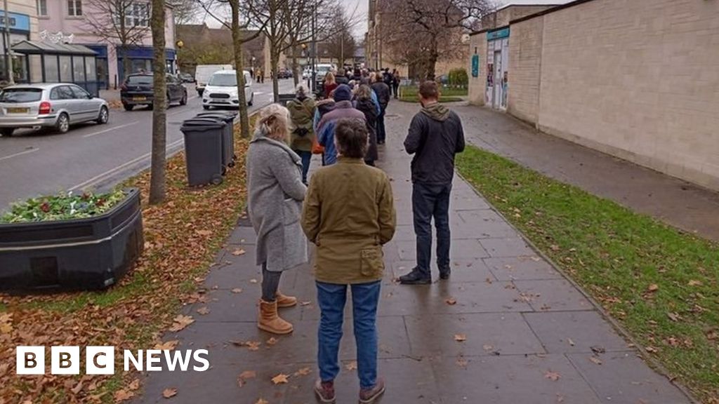 Walkin vaccine appointments suspended at sites in Thames Valley