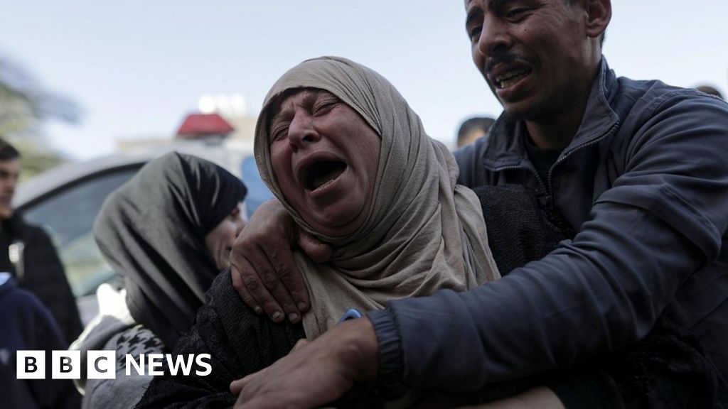 Израел удря Газа, докато ООН призовава за повече помощ