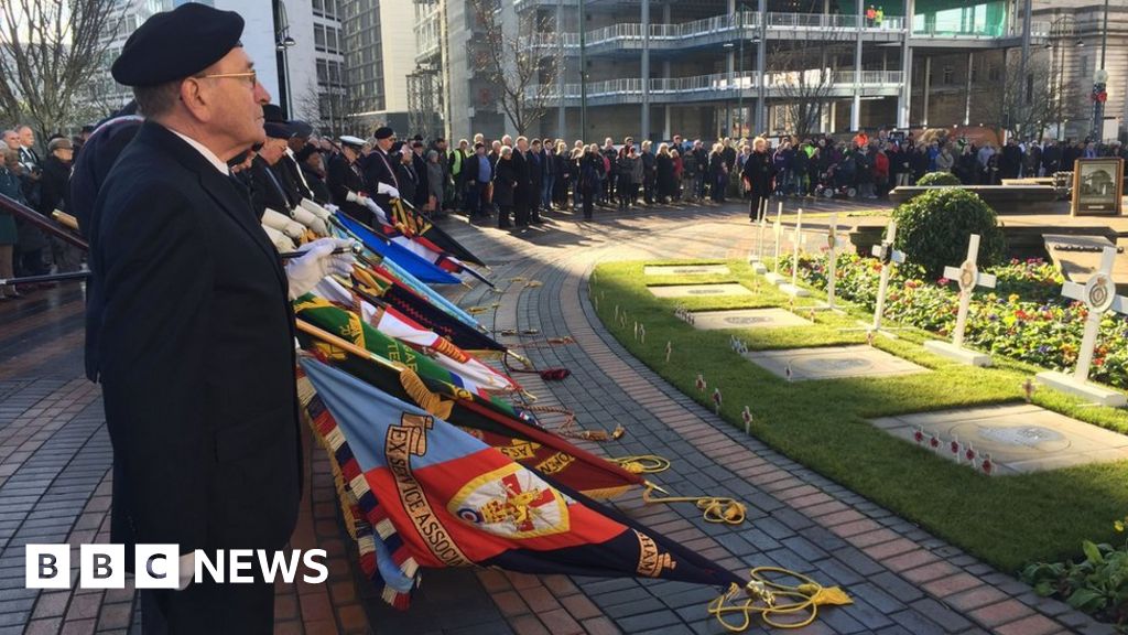 Armistice Day Two Minutes Silence Marks Day Of Remembrance Bbc News