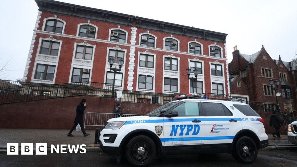 Незаконният тунел на синагогата в Ню Йорк доведе до 9 ареста