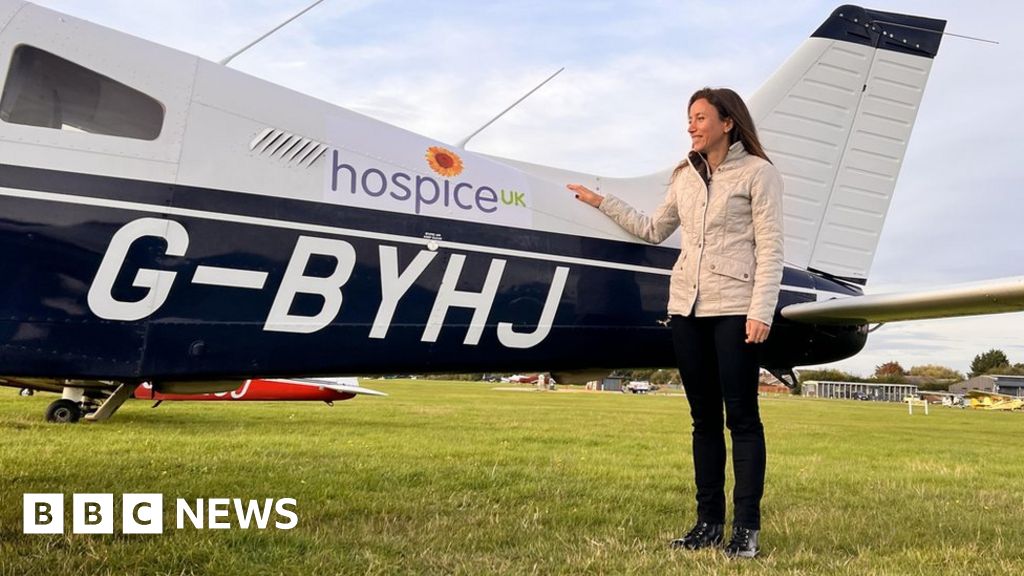 Queen's profile created by pilot's 250-mile tribute flight