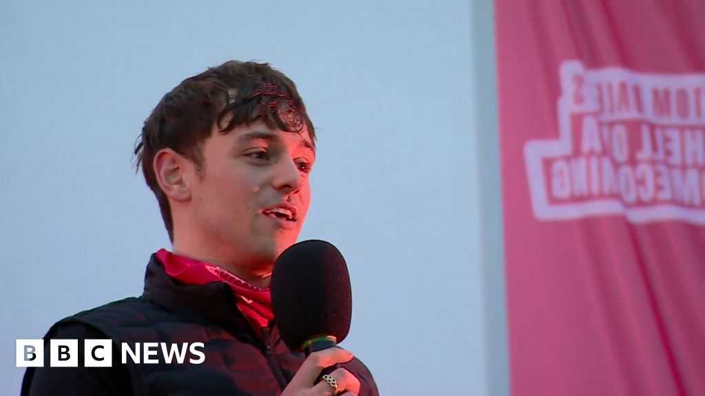 Tom Daley completes 4-day homecoming challenge for Comic Relief