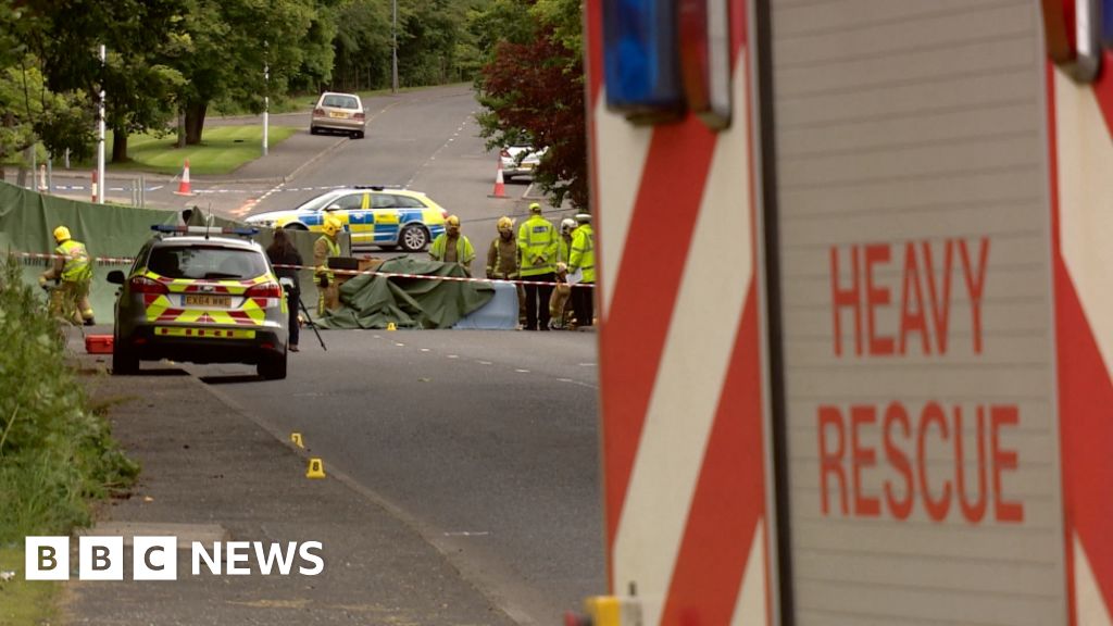 Man Dies After Being Trapped Under Forklift Truck In East Kilbride Bbc News