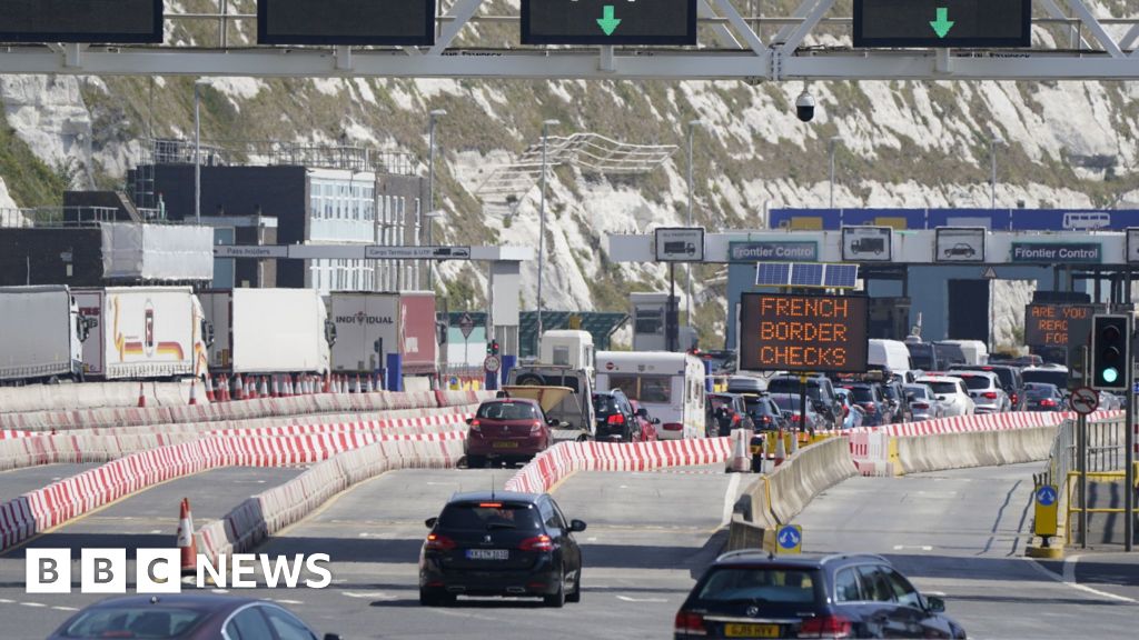 Eurotunnel and Dover queues: Warning of another busy weekend of Channel traffic