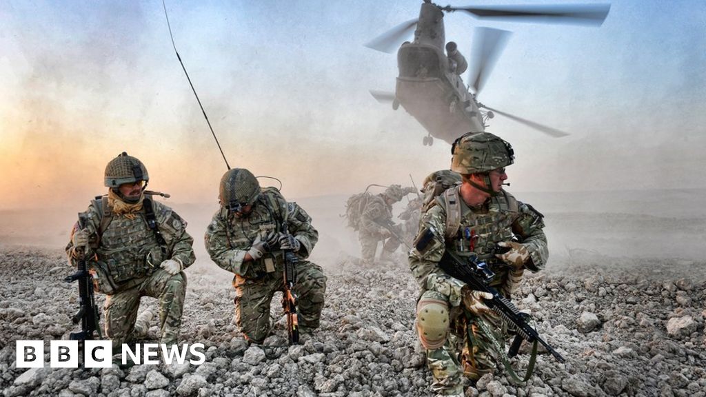 Army Photographic Competition: The winning images - BBC News