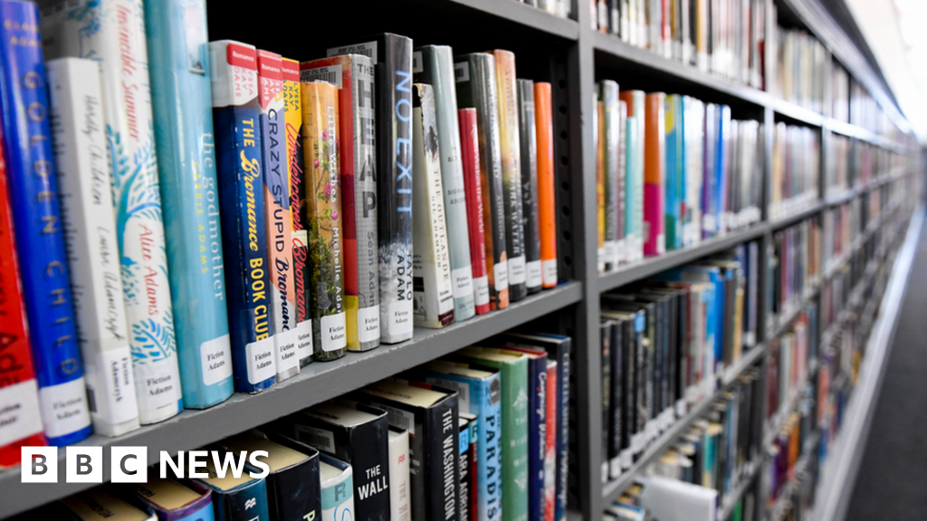 North Lincolnshire libraries scrap late fines BBC News